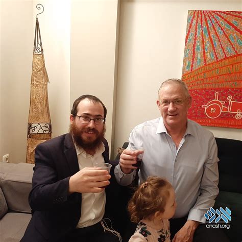 Benny Gantz Celebrates His Birthday with Local Shliach - Anash.org