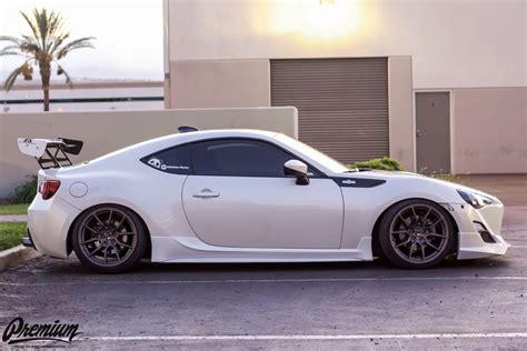 Toyota 86/Scion FR-S White Option Lab R716 Wheel | Wheel Front