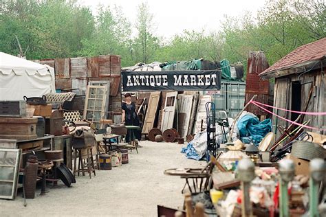 Brimfield Antique Flea Market — CITIZEN VINTAGE