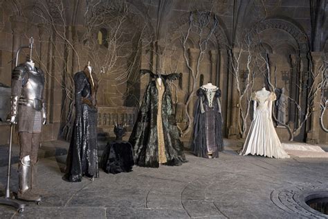 Colleen Atwood Designed Snow White And The Huntsman Costumes - StyleFrizz