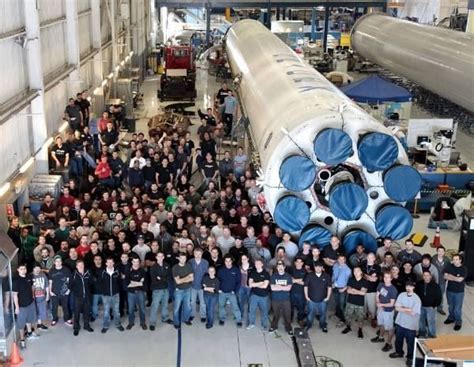 For SpaceX, Rapid Growth Brings Many Challenges - SpaceNews