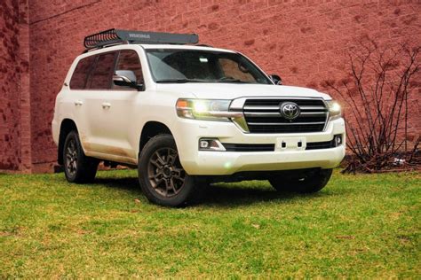 2021 Toyota Land Cruiser Heritage Edition: Towing 600 Miles with an Enclosed Trailer | Out ...