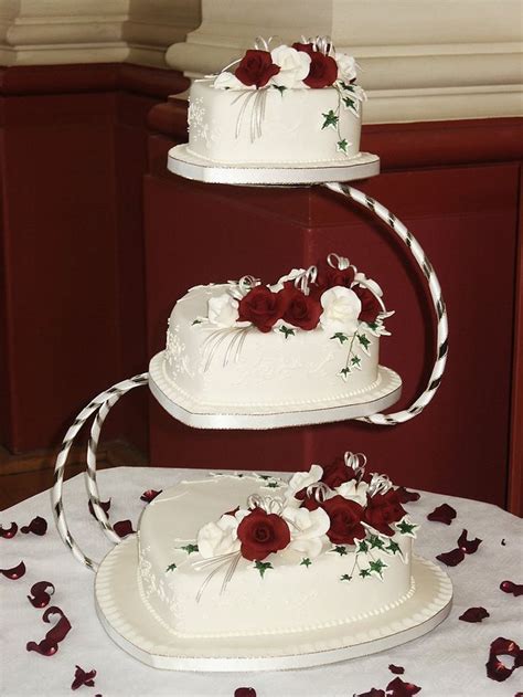 13 Perfectly Sweet Heart Shaped Wedding Cakes | | TopWeddingSites.com ...