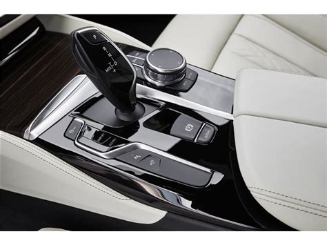 2018 BMW 5-Series Interior | U.S. News & World Report