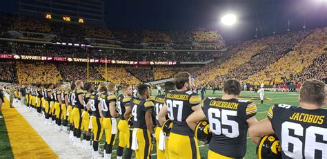 Iowa Hawkeyes football captains