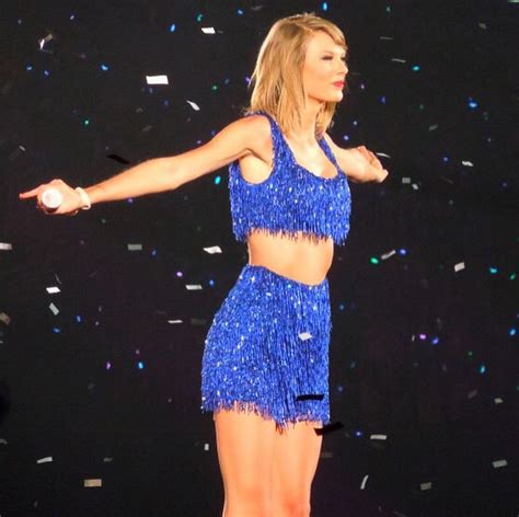 See All of Taylor Swift's Looks From the 1989 World Tour