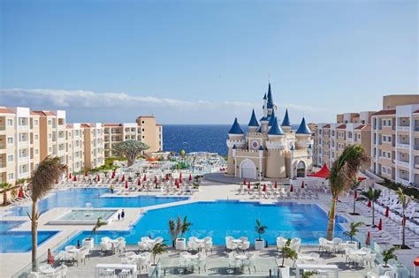 Bahia Principe Fantasia Tenerife in Golf del Sur, Tenerife | loveholidays