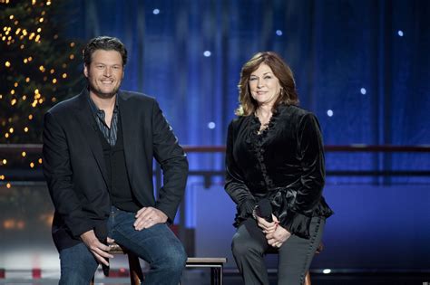 Blake Shelton Christmas Special Includes A Duet With His Mom, Dorothy ...