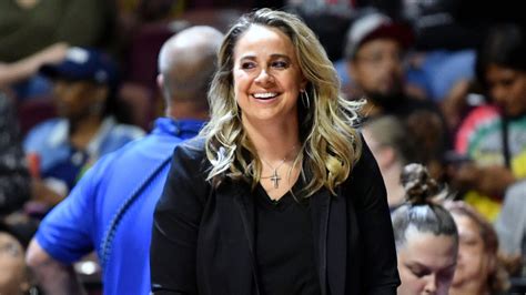 Las Vegas Aces coach Becky Hammon joins ESPN as analyst | NBA.com