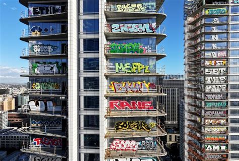 PHOTOS: L.A. Mandates Developer Clean Graffitied Skyscraper ...