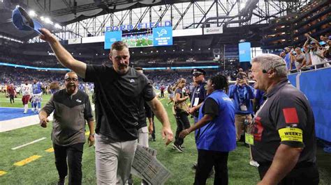 Lions Postgame Celebration Pays Tribute to Dan Skipper