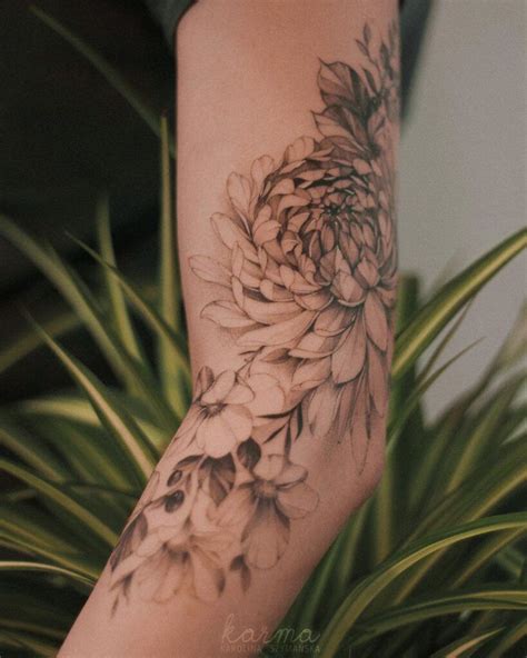 120+ Cool Chrysanthemum Tattoo Designs