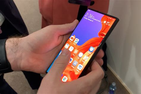 Huawei Mate X Hands-On Preview | WhistleOut