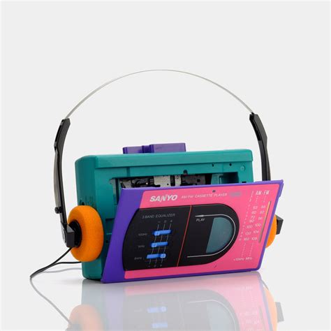 Sanyo MGR78 AM/FM Portable Cassette Player – Retrospekt