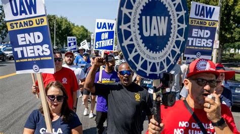 Ford chairman calls for deal to end UAW strike, warns entire US auto industry at stake | Fox ...