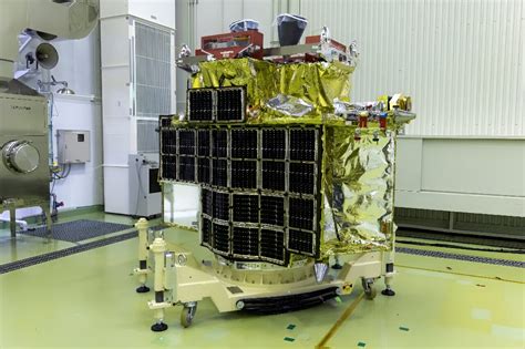 Japan moon lander enters lunar orbit