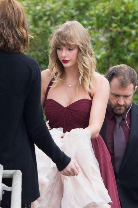 Taylor Swift At Abigail Anderson’s Wedding: See Pics Of Her Dress ...