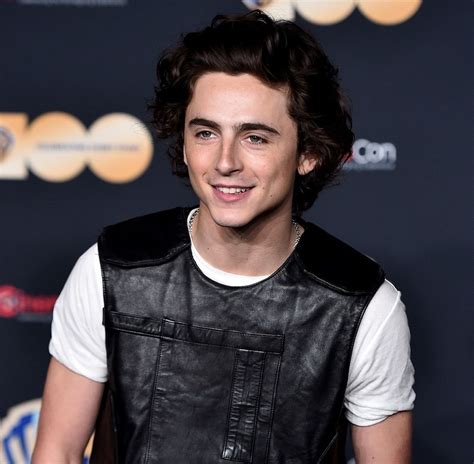 What To Know About SNL Cast, Guests 2023 | Timothée Chalamet - Brit + Co