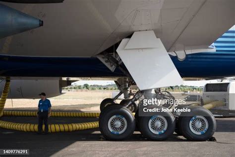 Boeing Landing Gear Photos and Premium High Res Pictures - Getty Images