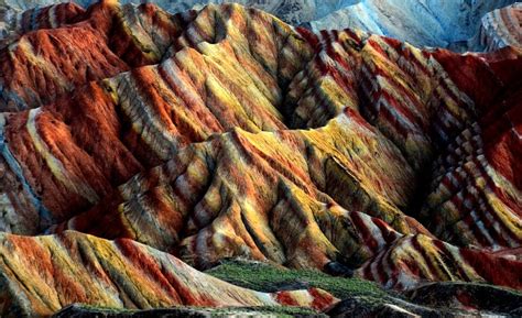 zhangye danxia mountain - Hiking on the Moon