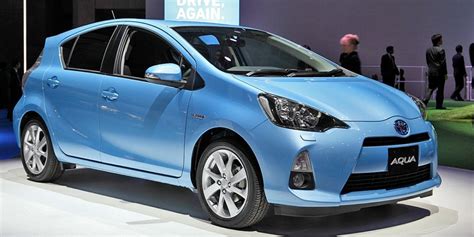 Review of the Toyota Aqua (Prius C) - AxleAddict