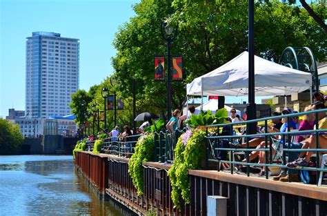 Milwaukee RiverWalk Dining Guide: Here’s Where to Go