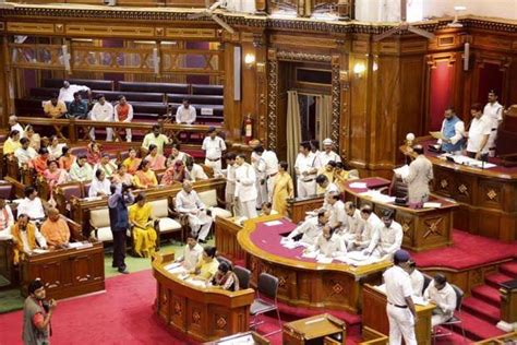 Uttar Pradesh assembly Speaker Hriday Narayan Dikshit administers oath ...