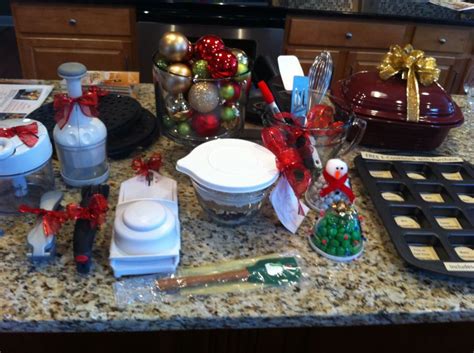 It's a Pampered Chef Christmas.....with great gifts everyone will LOVE and appreciate!! www.pamp ...