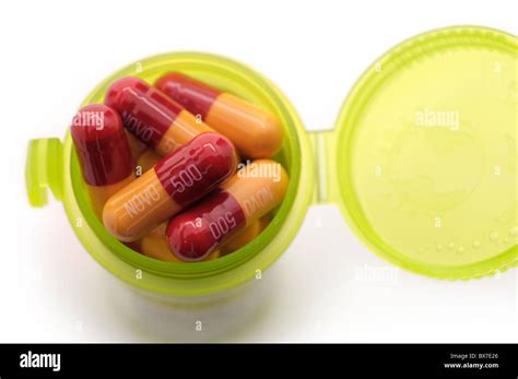 Antibiotic Capsules (Amoxicillin 500mg Stock Photo - Alamy
