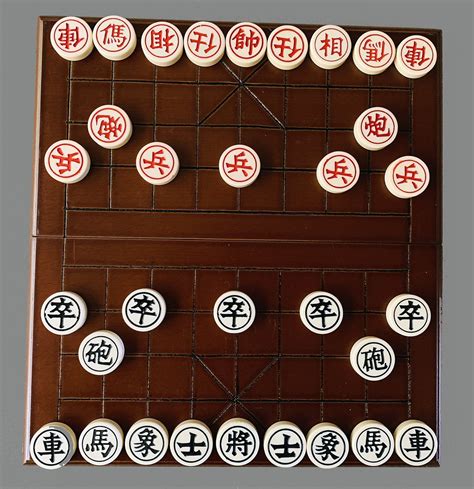 Chinese Chess Set (Xiang Qi) - www.chessantiques.com