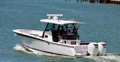 Best Center Console Boats | LakeWizard