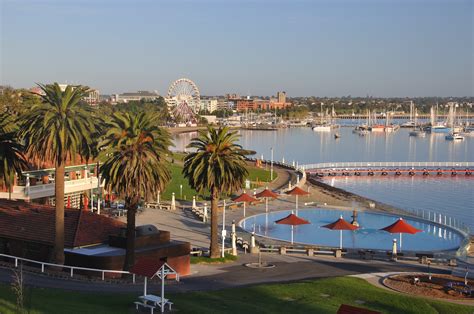 Eastern Beach Reserve - Vue Geelong Apartments