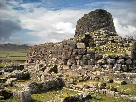 File:Nuraghe Santu Antine 02.jpg - Wikimedia Commons