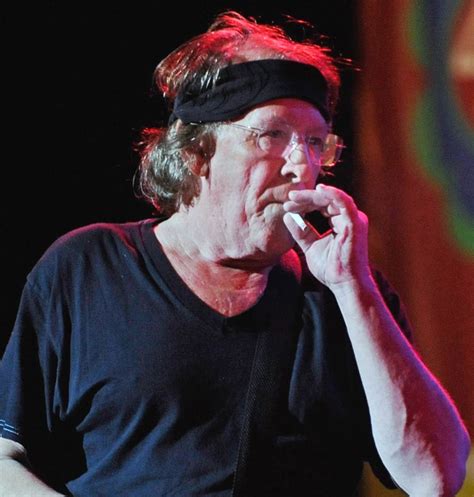 Paul Kantner, Jefferson Airplane Founding Member, Dies at 74 - NBC News