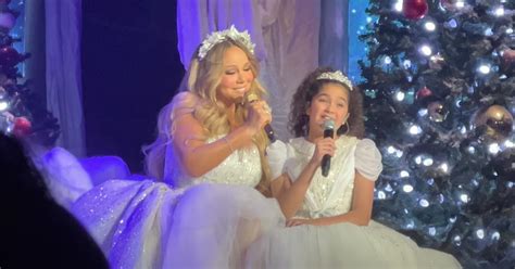 Watch Mariah Carey's Daughter Singing “Away in a Manger”