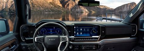 Explore the 2023 Chevy Silverado 1500 Interior | Redmond Chevrolet