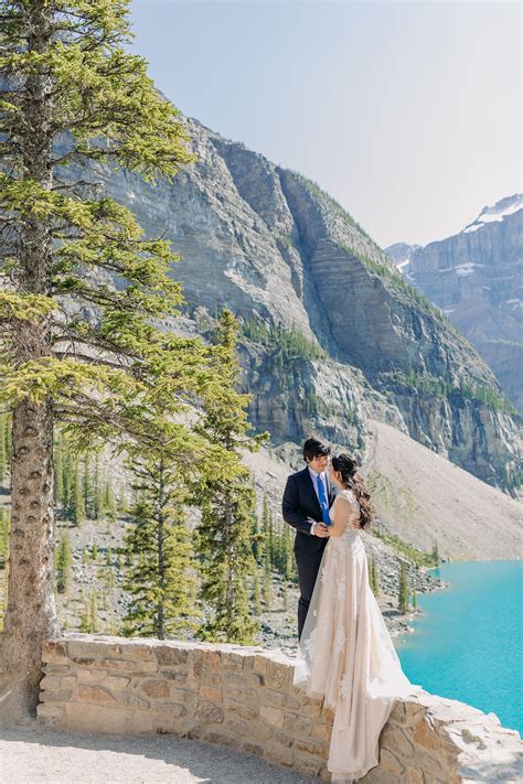 Rocky Mountain Wedding tour of Moraine Lake, Peyto Lake & Bow Lake