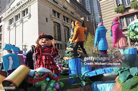 Dora The Explorer Float Photos and Premium High Res Pictures - Getty Images