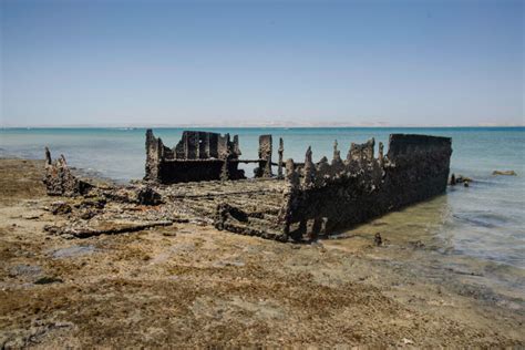 A guide to travel in Qeshm Island, Iran - Against the Compass