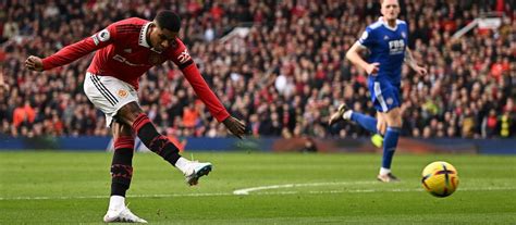 Marcus Rashford scores for the seventh game in a row at Old Trafford ...