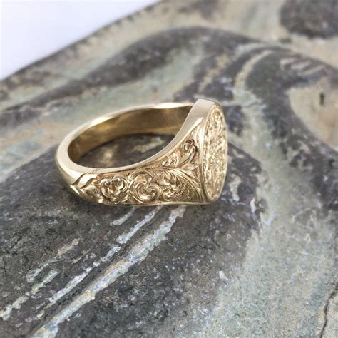 Deep Engraved - 9 Carat Yellow Gold Signet Ring – Signet Circle