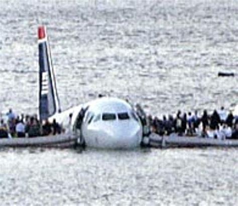 US AIRWAYS Crash into the Hudson River. What an awesome job Captain Sully did landing this A/C ...