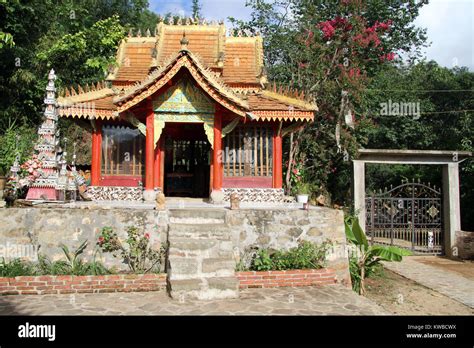 Small wooden temple in chinese village, Yunnan, China Stock Photo - Alamy