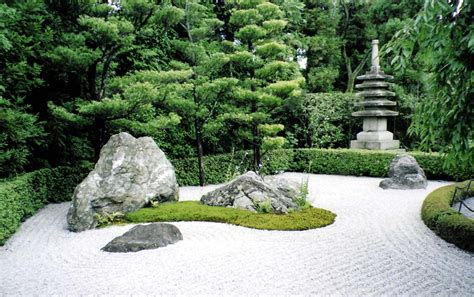 zen garden | Zen rock garden, Small japanese garden, Zen garden