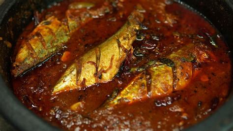 Kerala Style Fish Curry Recipe - Ayala Curry | Ayala Mulakittathu ...