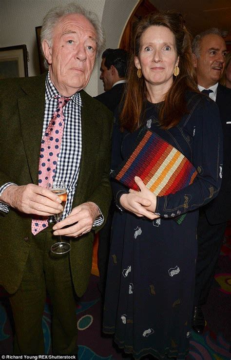 Sir Michael Gambon and his mistress Philippa Hart relax with son Tom ...