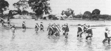 September 13, 1900 – Philippine-American War: Filipino resistance fighters defeat a large ...