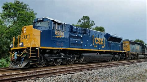 Brand-new CSX SD70ACe-T4! Part 1 - YouTube