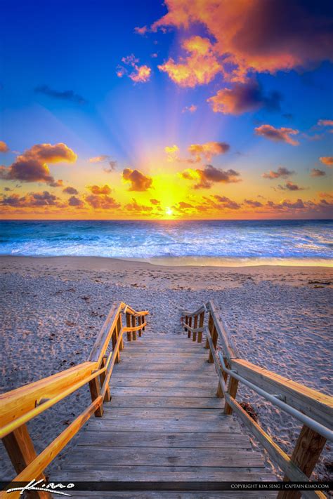 Christmas Eve Beach Sunrise from Jupiter Florida | Royal Stock Photo