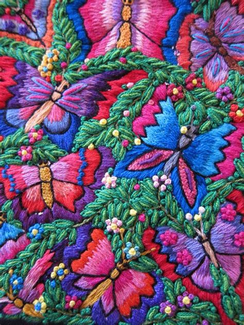 Pin by Sandra Zandvliet on Fold bolt | Embroidery inspiration, Folk embroidery, Mexican embroidery